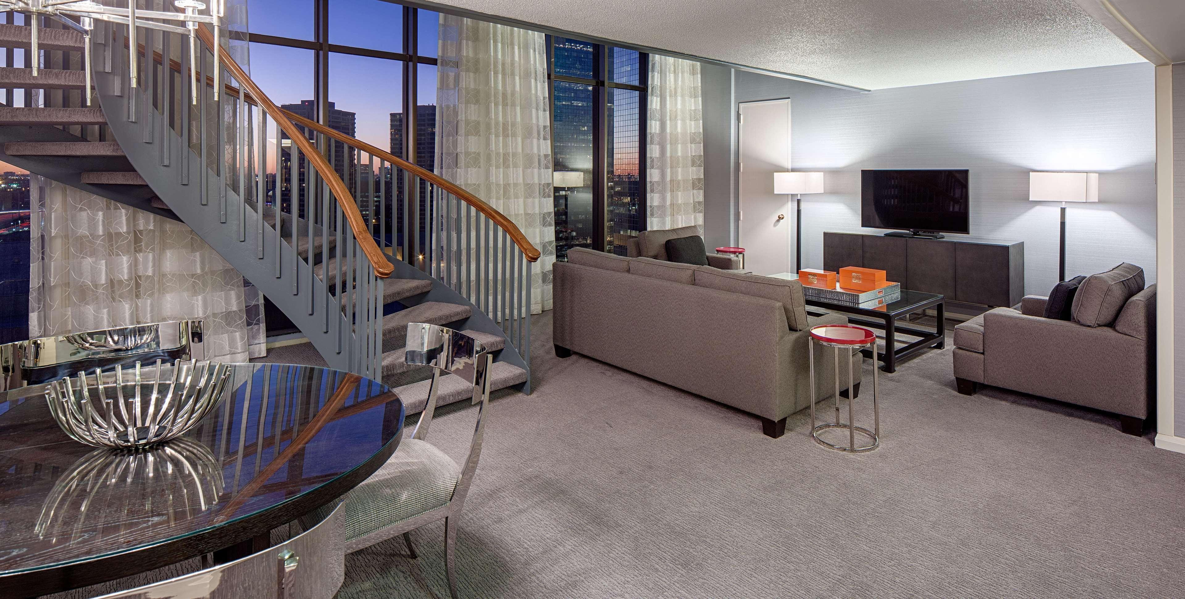 Doubletree By Hilton Hotel Houston Greenway Plaza Εξωτερικό φωτογραφία