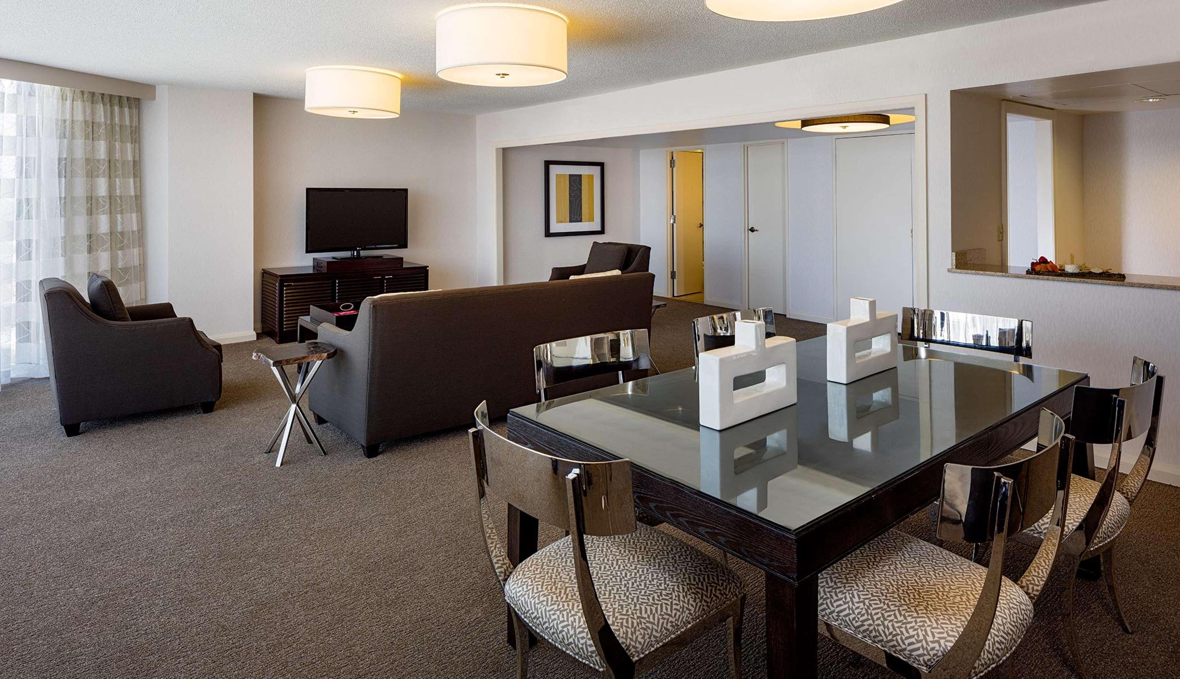 Doubletree By Hilton Hotel Houston Greenway Plaza Εξωτερικό φωτογραφία